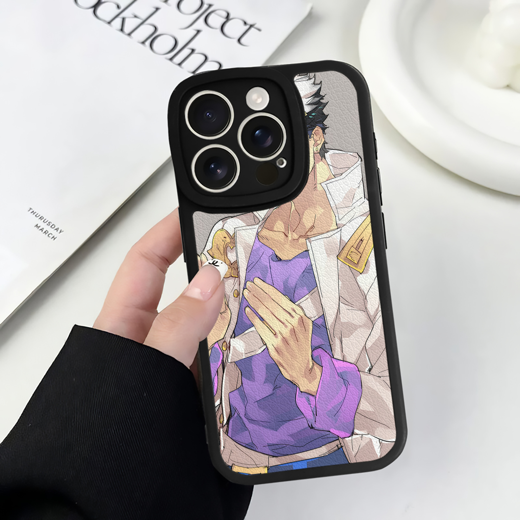 （画像用） ジョジョの奇妙な冒険 JoJo's Bizarre Adventure 【iPhone 16シリーズ対応】シリコンスマホケース（レザー調） 材質：シリコン